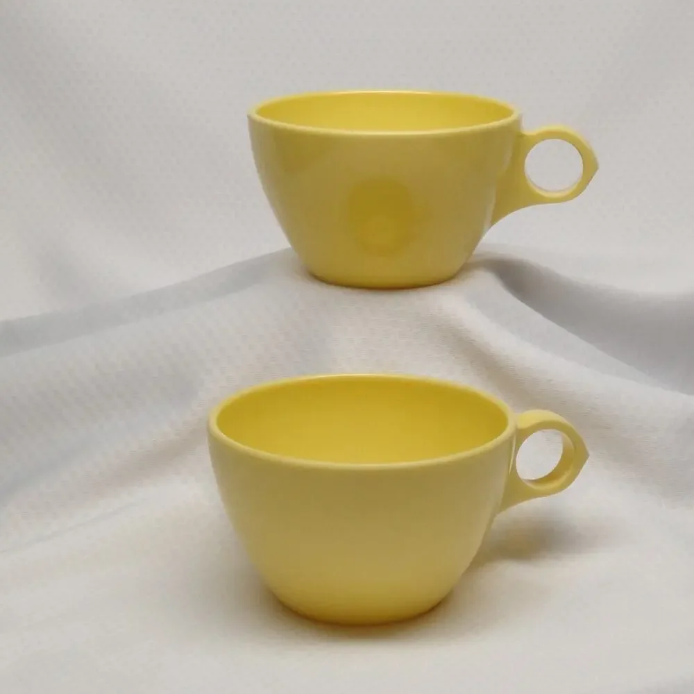 Windsor Melmac Yellow Coffee Cups Mugs 404-6 404-7 Set 2 Mid Century Retro Diner